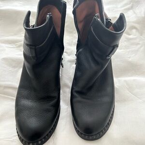 Kenneth Cole Black Leather Ankle Boots